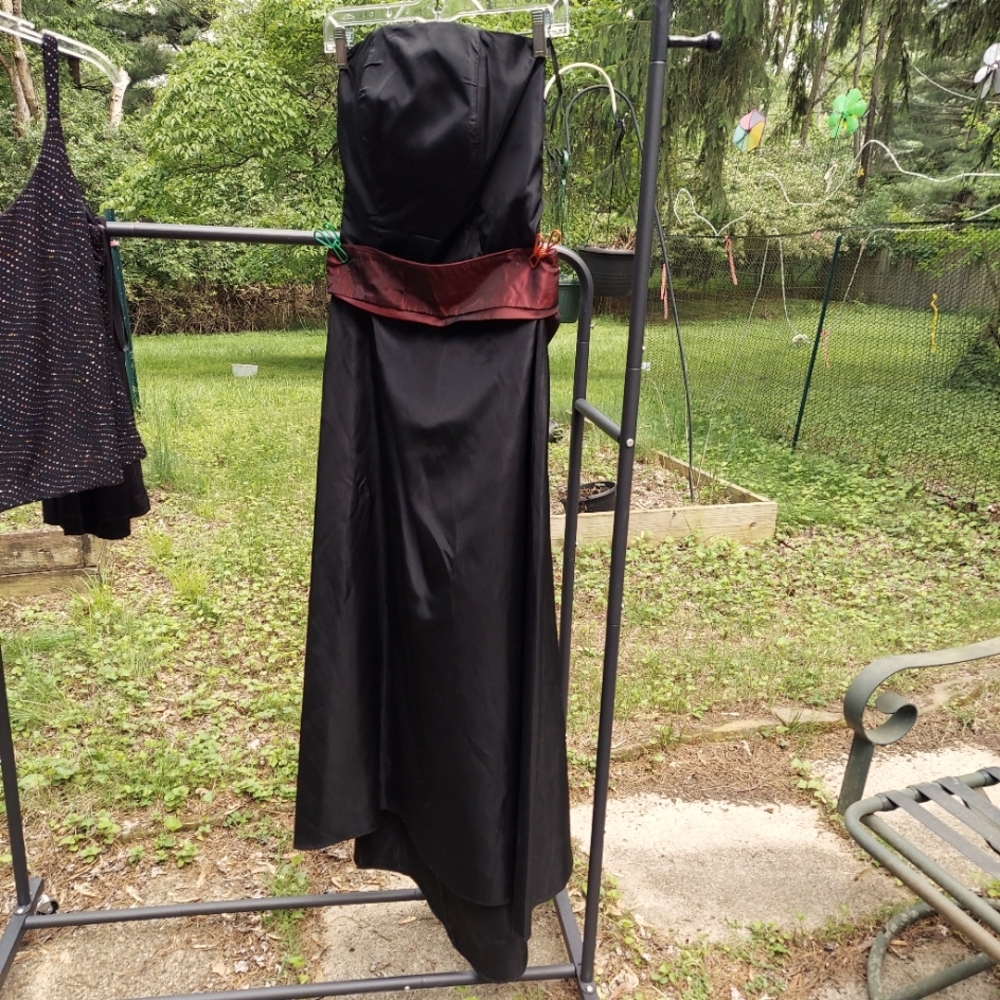 Vintage 80s Goth Black Strapless Gown w/Red Accent Sash/Bow By Champagne Formals